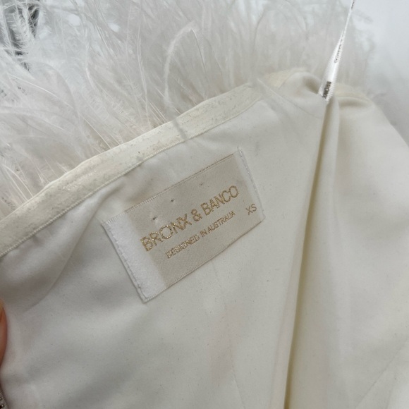 Bronx and Banco Lola Feather White Ivory Bridal
Strapless Mini Dress Size XS - Picture 10 of 10